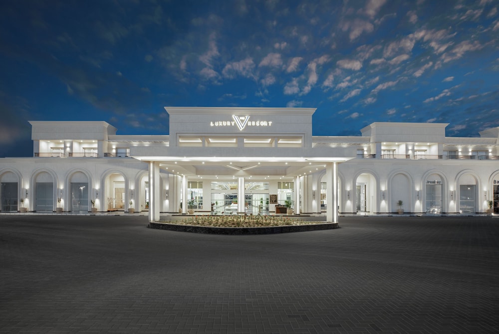 The V Luxury Resort 5*
