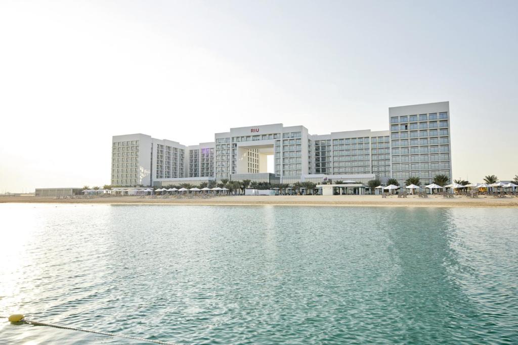 Riu Dubai Beach Resort 4*