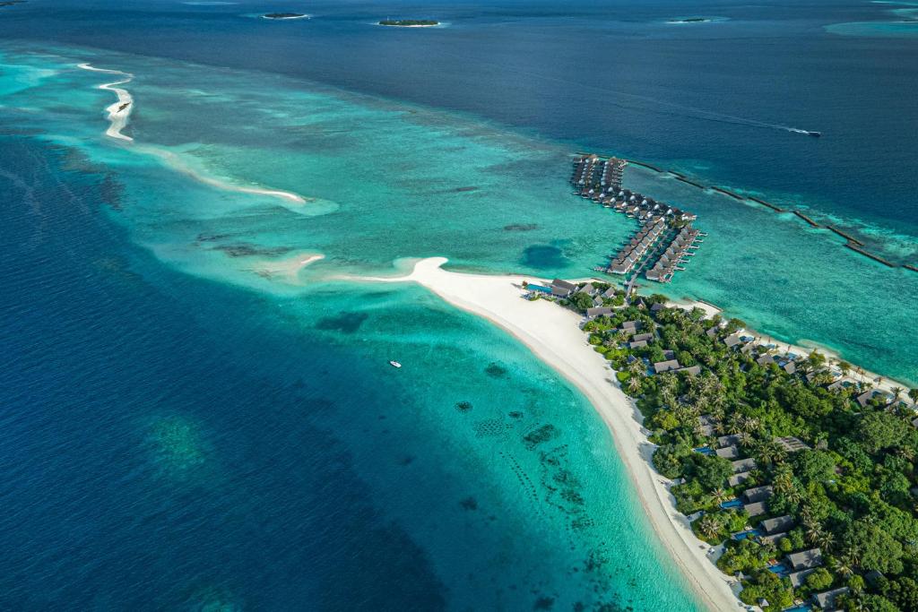 Four Seasons Resort Landaa Giravaru 5*