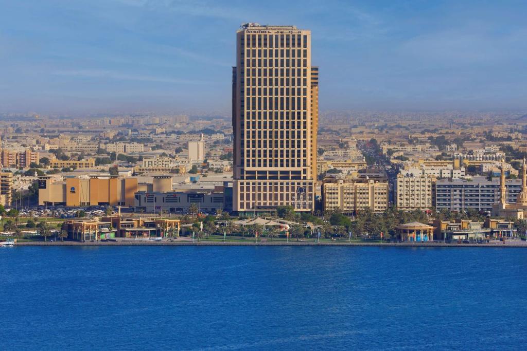 DoubleTree by Hilton Sharjah Waterfront Hotel And Residences 5*