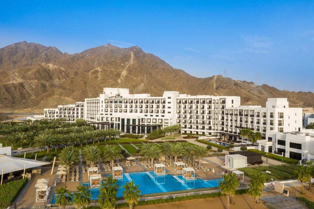 Intercontinental Fujairah Resort 5*